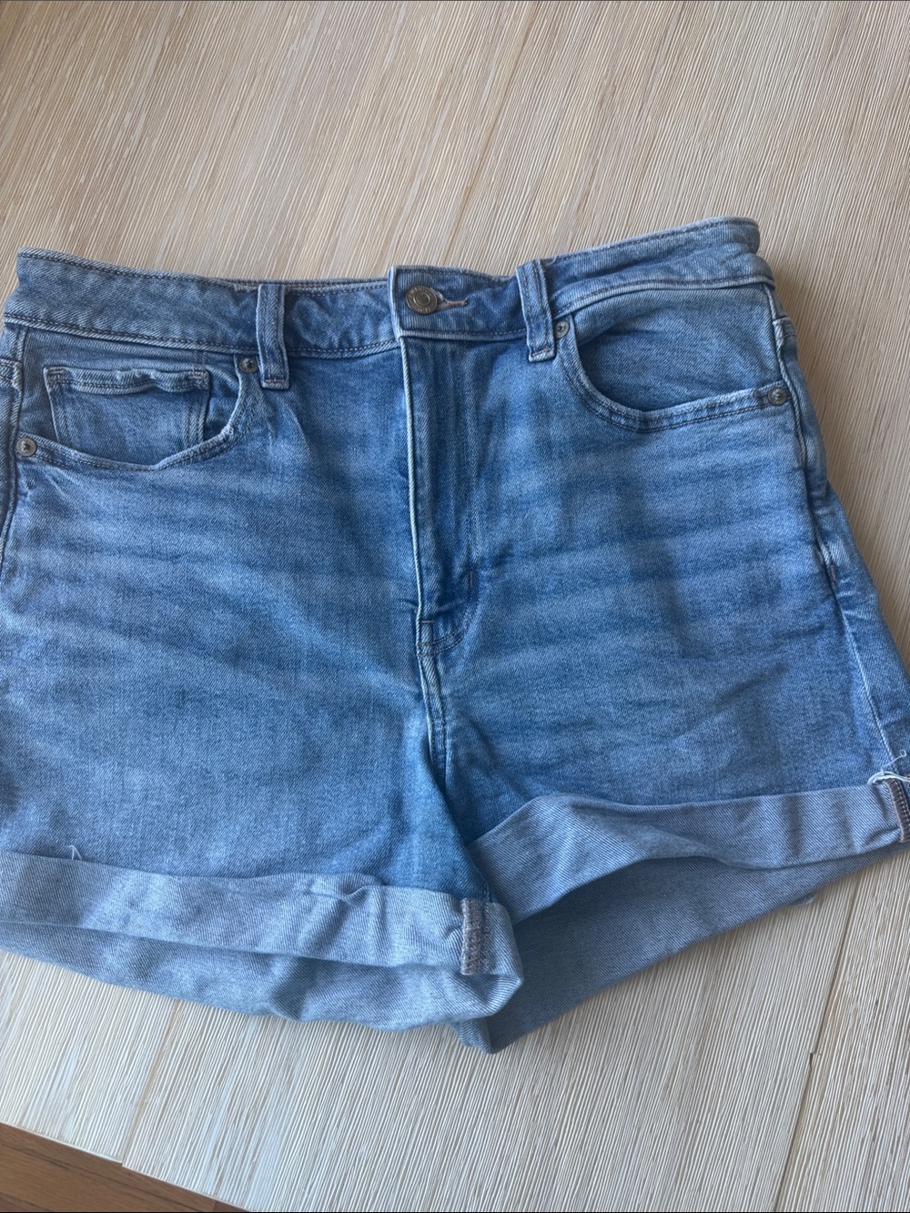 💙American Eagle Stretch Rolled Cuff Mom Shorts Great Condition 💙